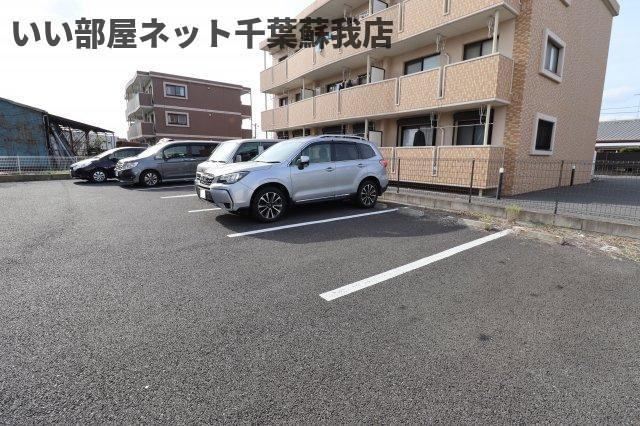 ルシエルの駐車場