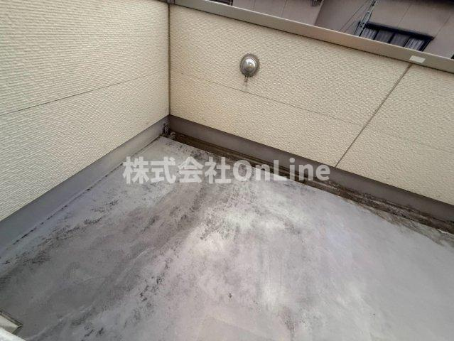 八尾市太田２丁目のアパートのバルコニー