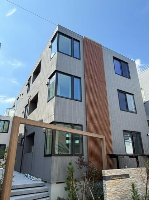 Ｋｏｍａｚａｗａ　Ｋｏｕｅｎ　ｔｅｒｒａｃｅ