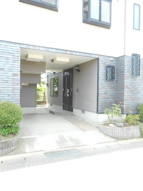 寺田貸家B1のエントランス