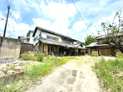 【外観】 | 太宰府市高雄二丁目戸建 | 敷地内の古家があります