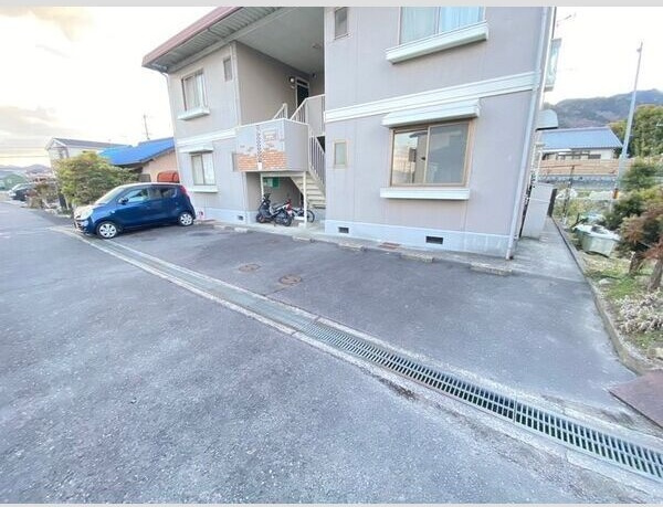 高砂ハイツの駐車場