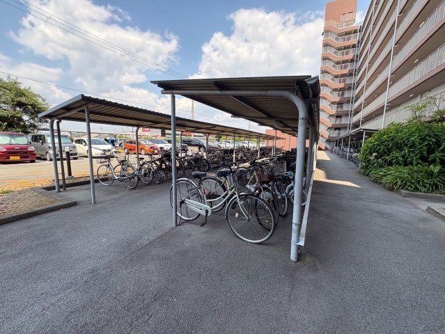 藤和明石公園ハイタウン弐号棟の駐車場|駐車場です