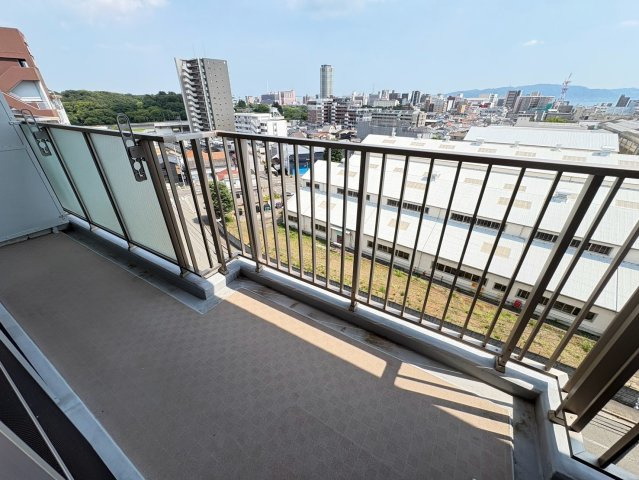 藤和明石公園ハイタウン弐号棟のバルコニー|南向きで陽当たり良好なバルコニーです！