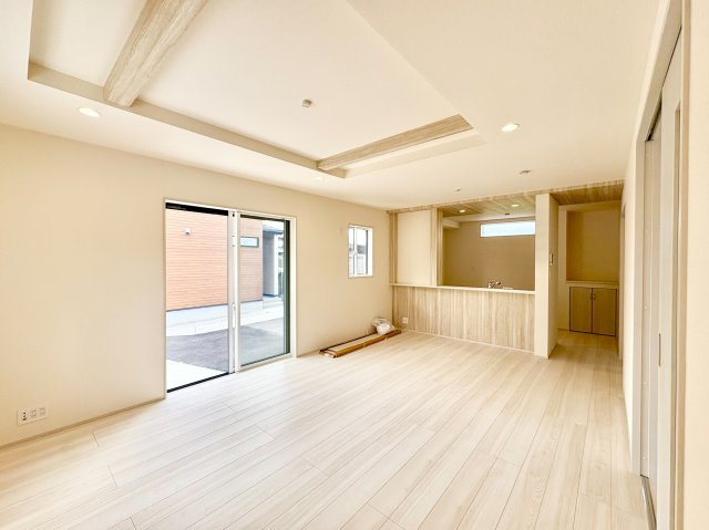 《仲介手数料半額》BloomingGarden川越市今成2丁目　新築戸建　全3棟　2号棟の居間・リビング|LDK18帖