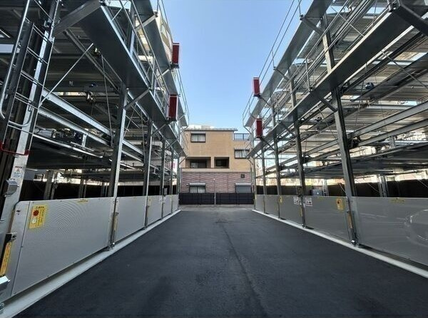 Ｓ－ＲＥＳＩＤＥＮＣＥ桜本町ａｗｅｓｏｍｅの駐車場