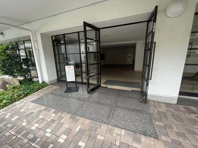 西宮香枦園ロジュマンのエントランス