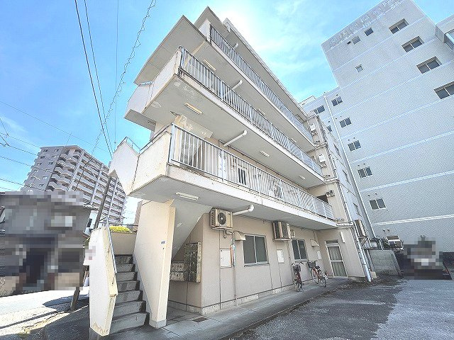まどかハイツのエントランス