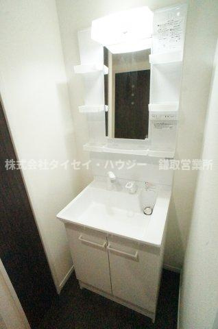 フォーサイド　さくら公園前の洗面所|同タイプのお部屋の写真です。