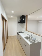 【キッチン】 | 仲介手数料無料！西宇部小学校に通えるリフォーム済み平屋　宇部市山の手町 | 使い勝手の良いシステムキッチンで楽しくクッキング♪