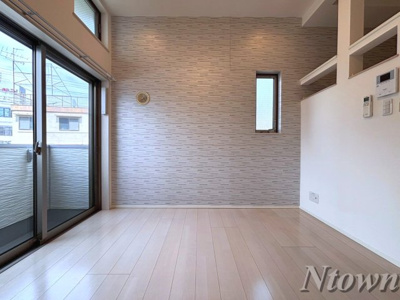 【居間・リビング】 | ハーモニーテラス烏森町 | こちらの居間で趣味の時間をお楽しみください