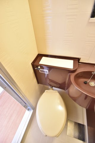 大阪市城東区蒲生１丁目の賃貸マンションのトイレ