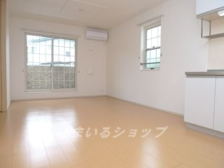 ガーデンハウスⅡの居間・リビング