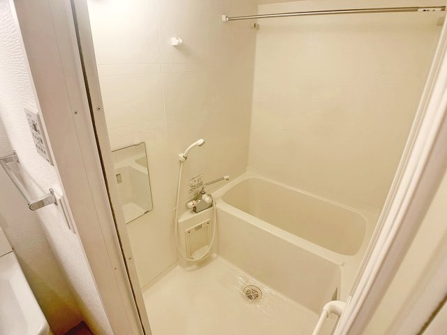 【浴室】 | エンゼルハイム東町 | ※この写真は同物件の同型タイプの別のお部屋のお写真です。現状優先