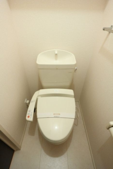 アネーロ・チヨのトイレ|コンパクトで使いやすいトイレです