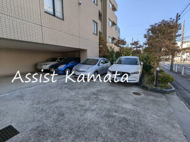 サンコートマンションの駐車場
