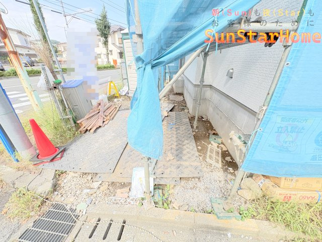 【サンスターホーム】福生市加美平3丁目　南東側角地新築戸建の駐車場