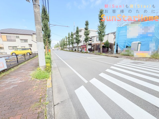 【サンスターホーム】福生市加美平3丁目　南東側角地新築戸建の前面道路含む現地写真