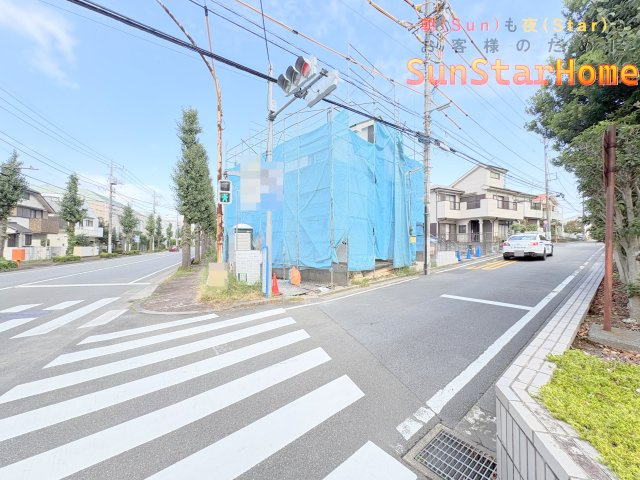 【サンスターホーム】福生市加美平3丁目　南東側角地新築戸建の外観