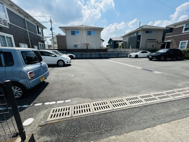 シェソワBの駐車場