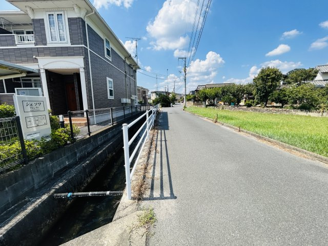 シェソワBの周辺