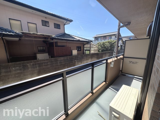 ガーデンヒルズ城南8のバルコニー