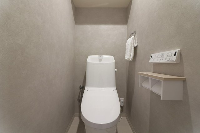 メゾンドール下山手のトイレ|新調のウォシュレット付きトイレです