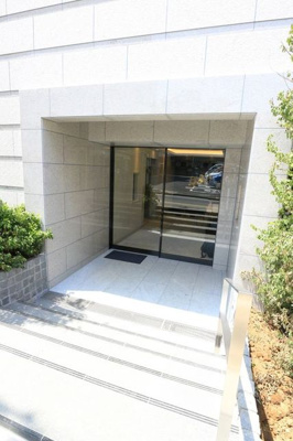 【エントランス】 | コンシェリア池袋 ＴＨＥ ＲＥＳＩＤＥＮＣＥ ＥＡＳＴ | ゆとりのあるエントランスです