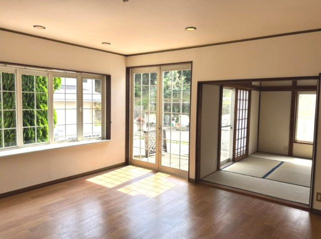 富里市根木名　中古戸建の居間・リビング|内装リフォーム令和8年7月 ４LDK　リビング約16帖 富里市立根木名小学校徒歩約10分 本下水