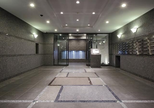 ルーブル高田馬場参番館のロビー