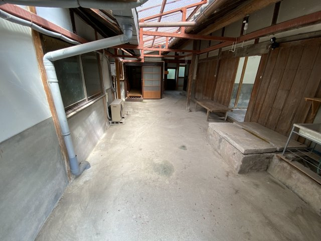 丹波市山南町大河の中古一戸建のその他|土間コンクリート
