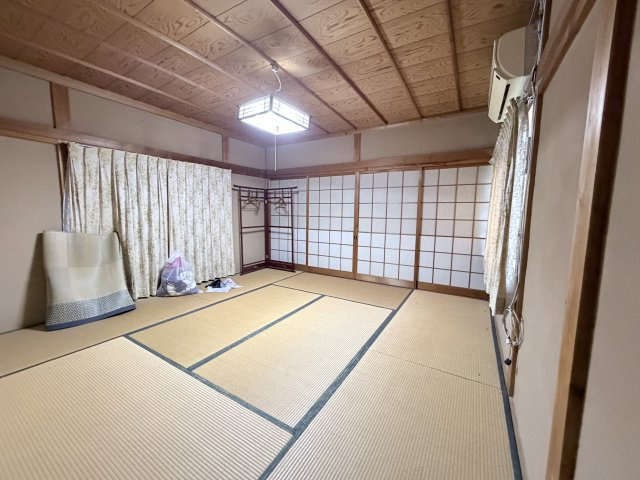 丹波市山南町大河の中古一戸建の和室|離れ8帖
