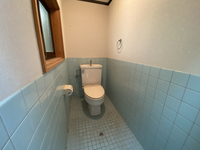 丹波市山南町大河の中古一戸建のトイレ|納屋
