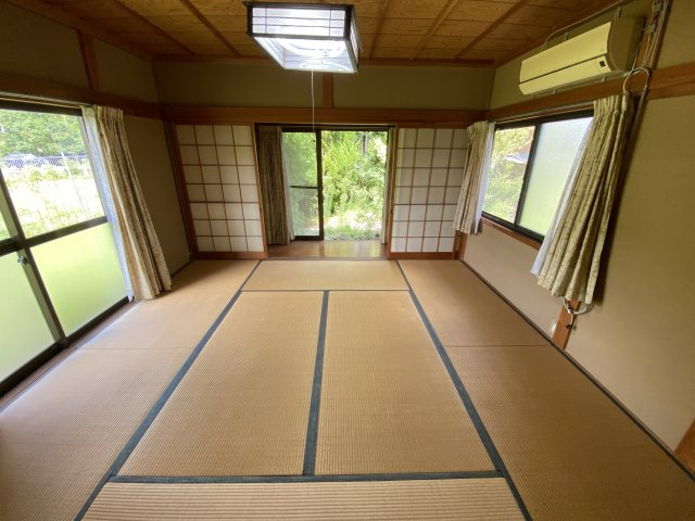 丹波市山南町大河の中古一戸建の和室|離れ8帖