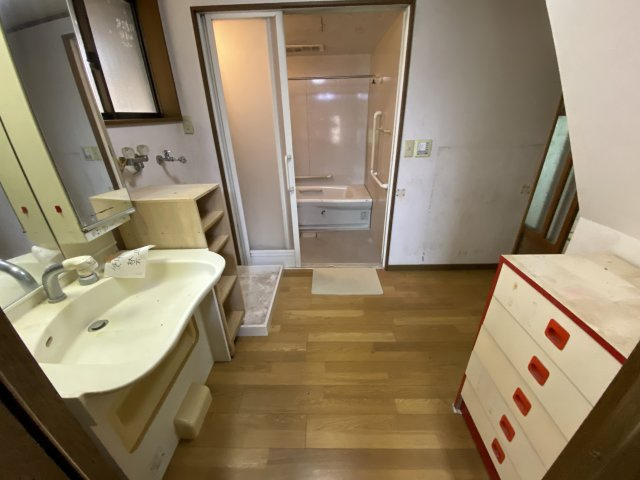 丹波市山南町大河の中古一戸建の洗面所|脱衣、洗濯機置場