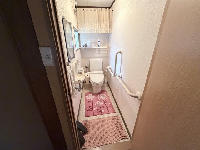 丹波市山南町大河の中古一戸建のトイレ