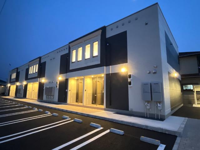 コスモスの外観|外観写真（夜）