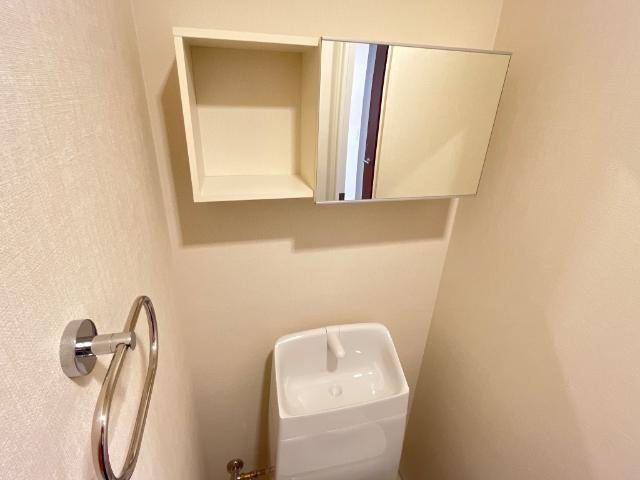 コスモスのトイレ|トイレ上部収納