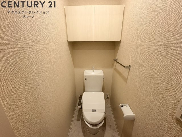 温水洗浄便座付きのトイレです♪