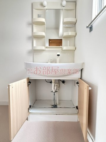 南薫ハイツの洗面所|広い洗面スペース