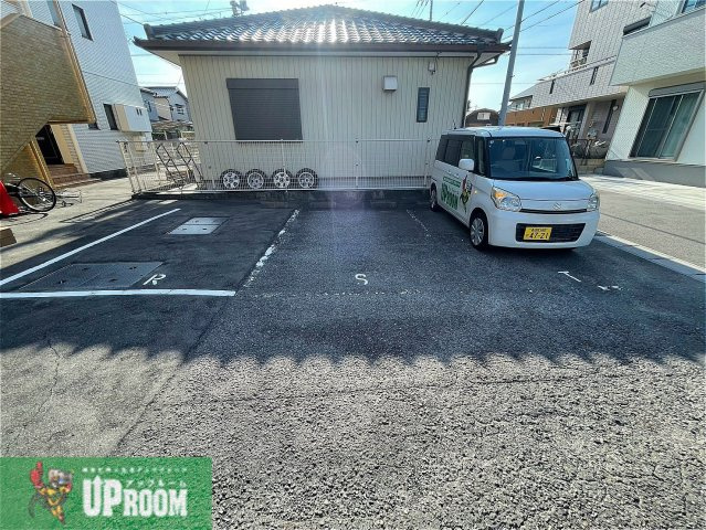 ホワイトウイング大野の駐車場