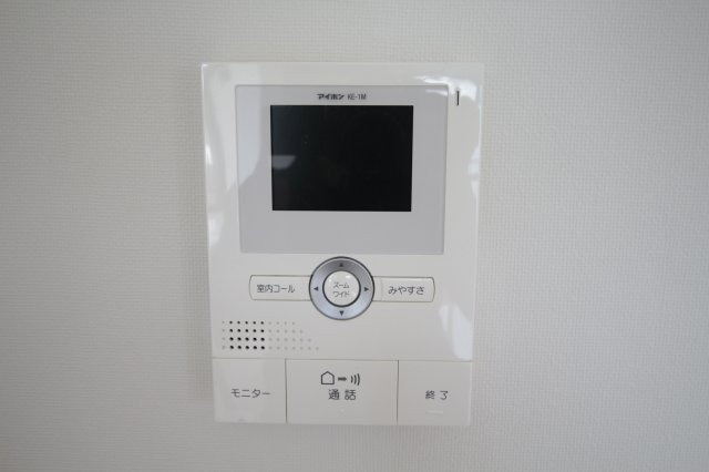 フルネスライズハチケンのセキュリティ|TV付インターフォン完備でお顔の確認がとれますね♪
※写真は別室です