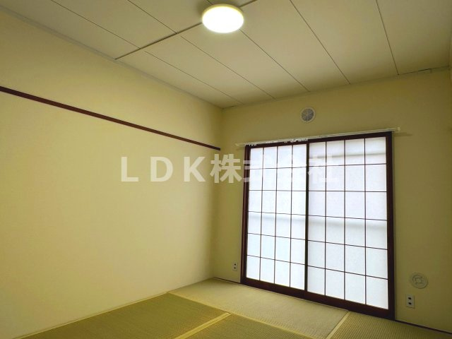【寝室】 | 売主/薬円台グリーンハイツ1棟 | 和室6.0帖／押入付