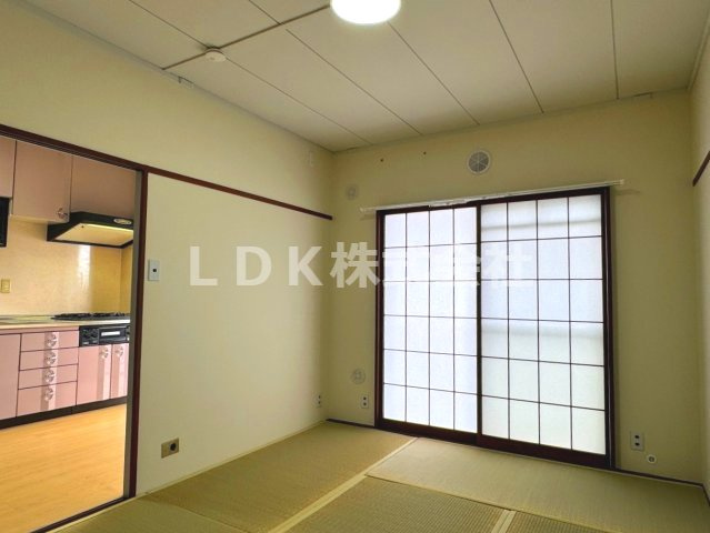 【和室】 | 売主/薬円台グリーンハイツ1棟 | 和室6.0帖／押入付／DK続き間
