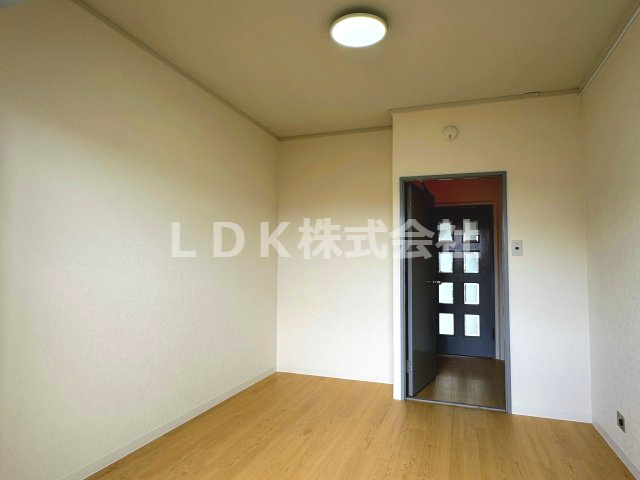 【子供部屋】 | 売主/薬円台グリーンハイツ1棟 | 洋室6.7帖