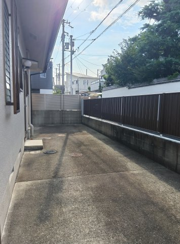 松ノ内町貸家の駐車場