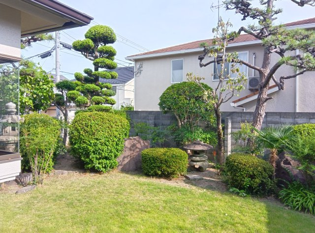 松ノ内町貸家の庭