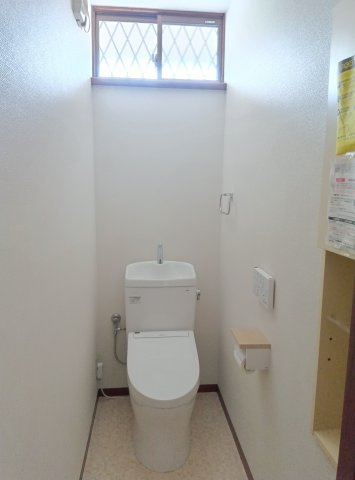 松ノ内町貸家のトイレ