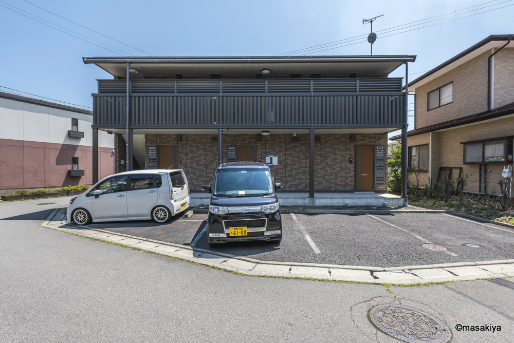メゾン・ド・シャルマンの外観|駐車場