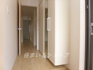 エトワールの玄関|ミラー付き大型シューズボックス